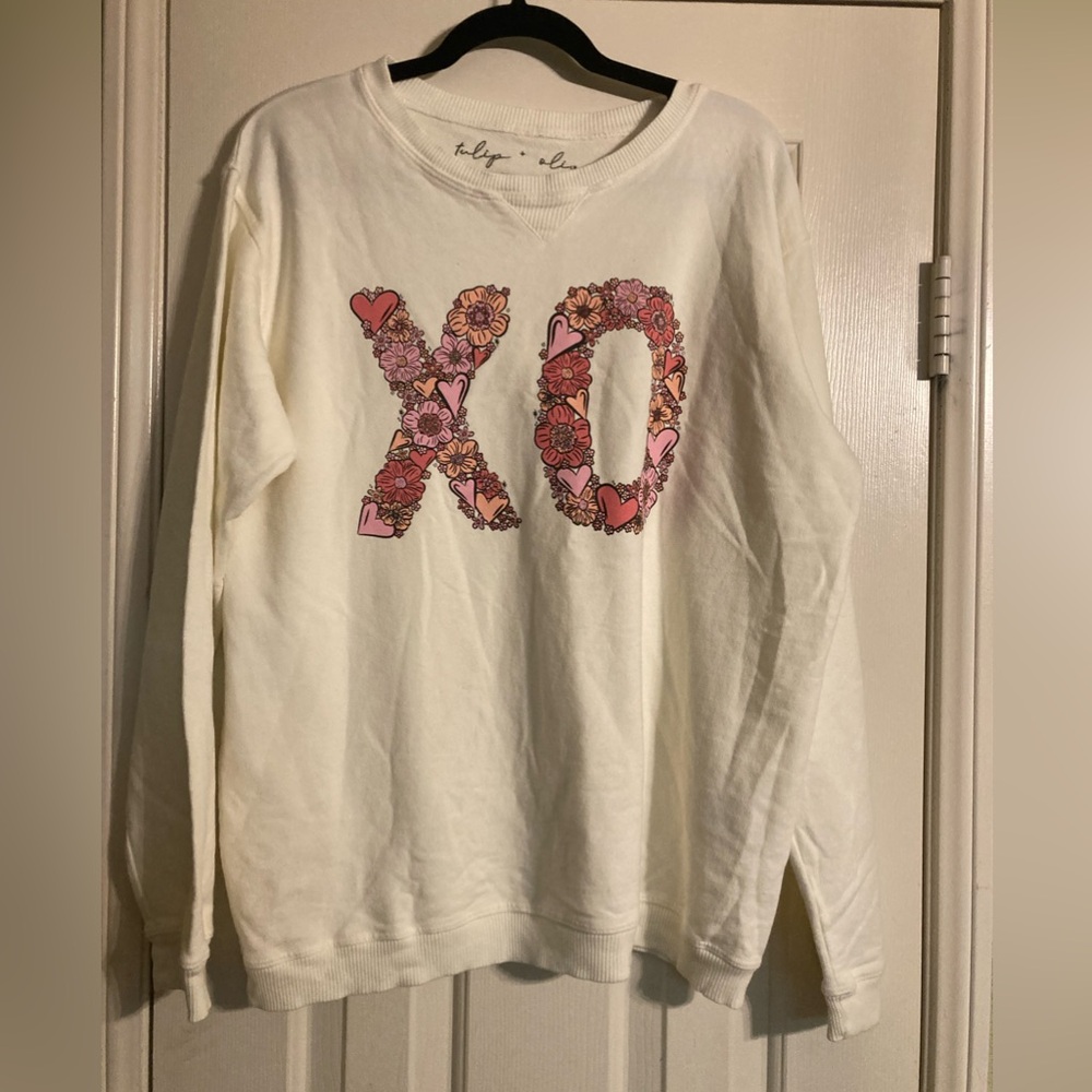 Tulip & Olive , XO Sweatshirt, Medium , NWOT